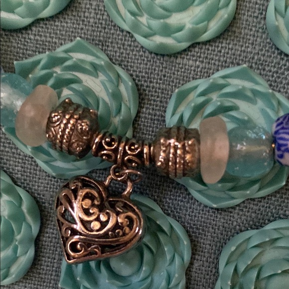 Handmade Jewlery Choker glass necklace with african glass beads & sliver details - Picture 3 of 7